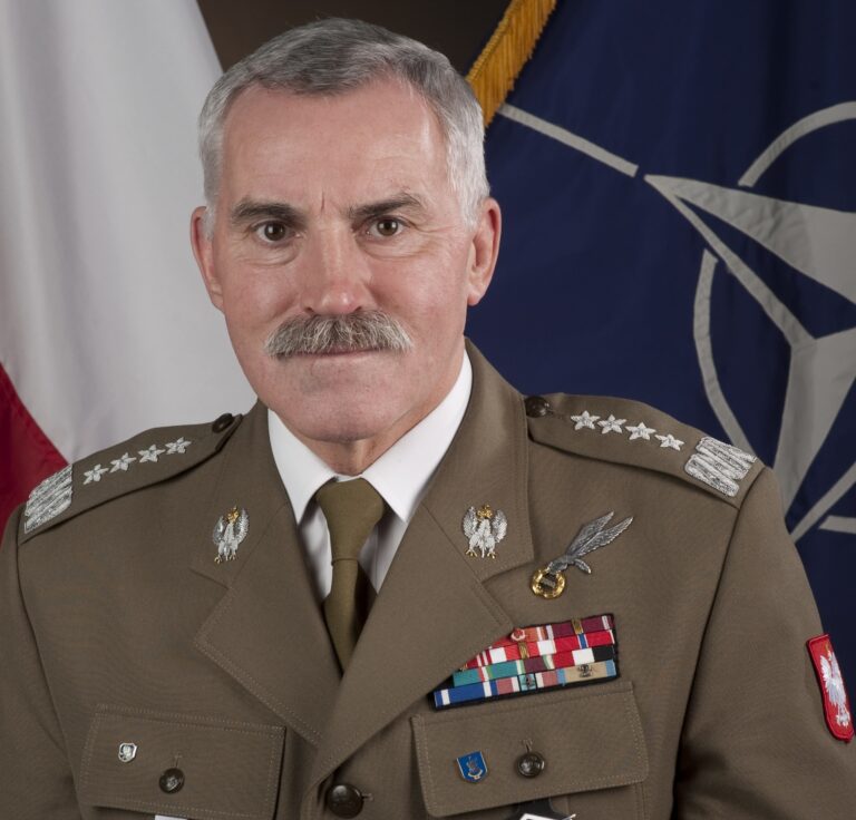 gen. Mieczysław Bieniek